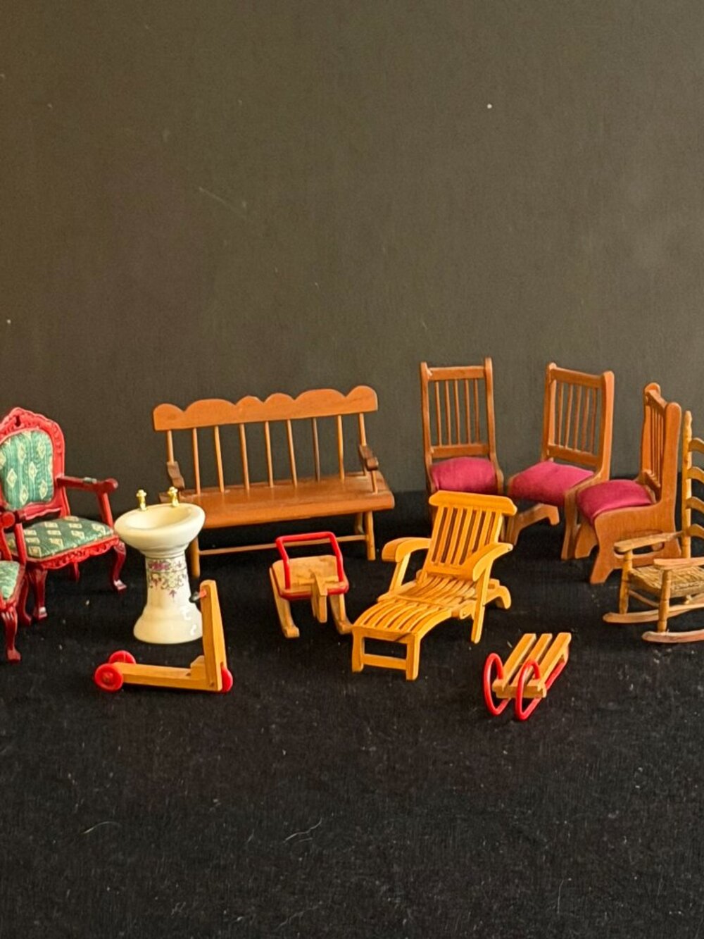 Dollhouse “Miscellaneous” Furniture and Accessories - Picture 3 of 12